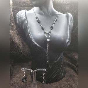 Set necklace with earrings